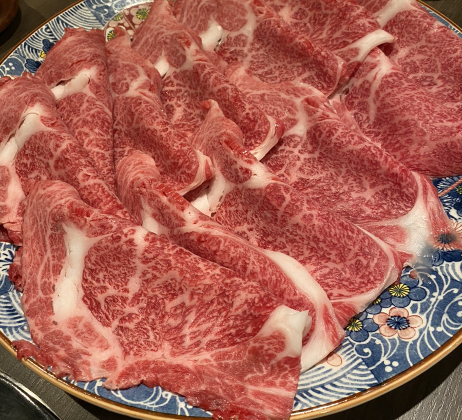 すき焼きは子供からお年寄りまで食べやすいお肉